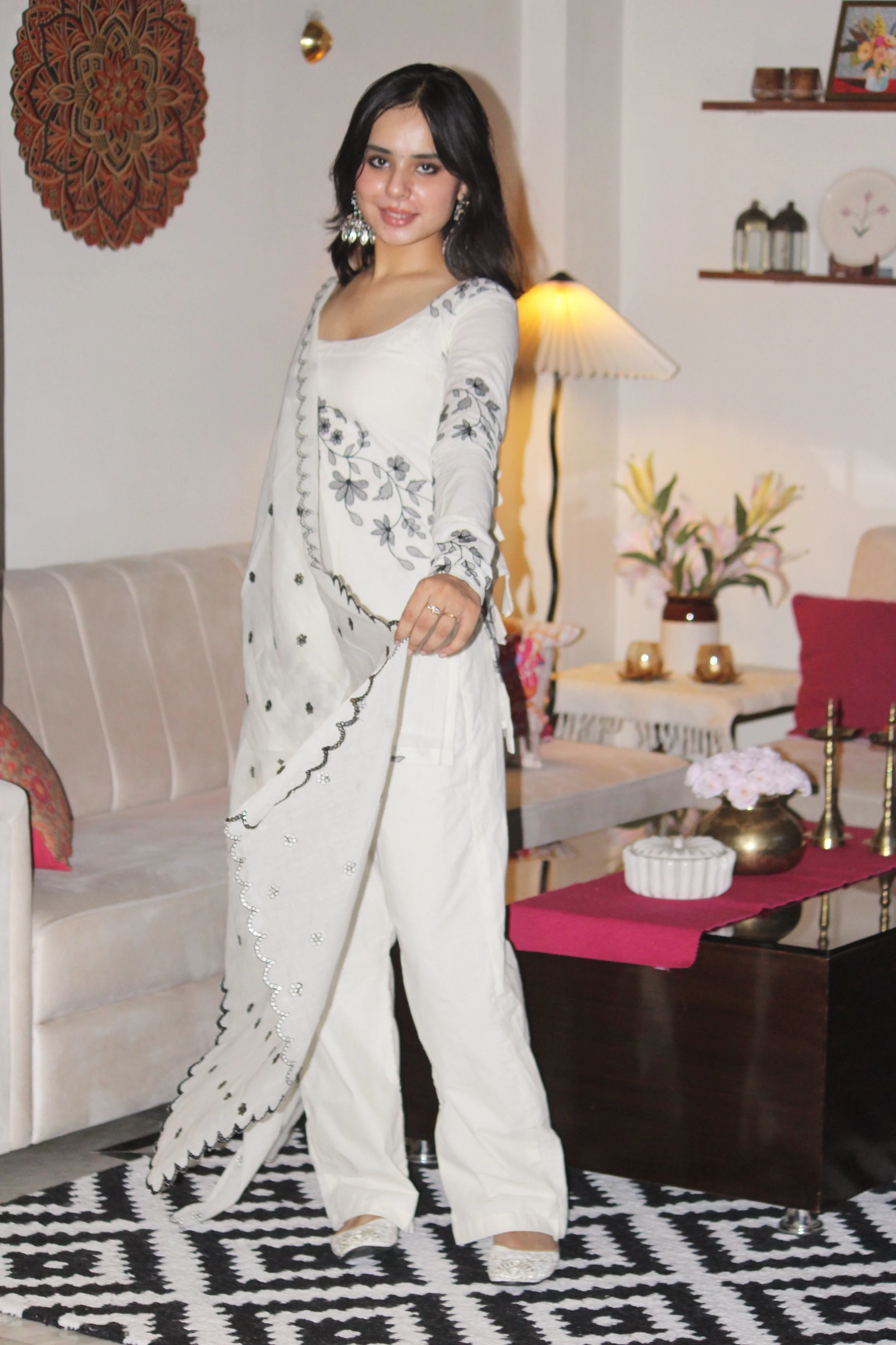 Alisha Kurti Pant Dupatta Set - Image 3