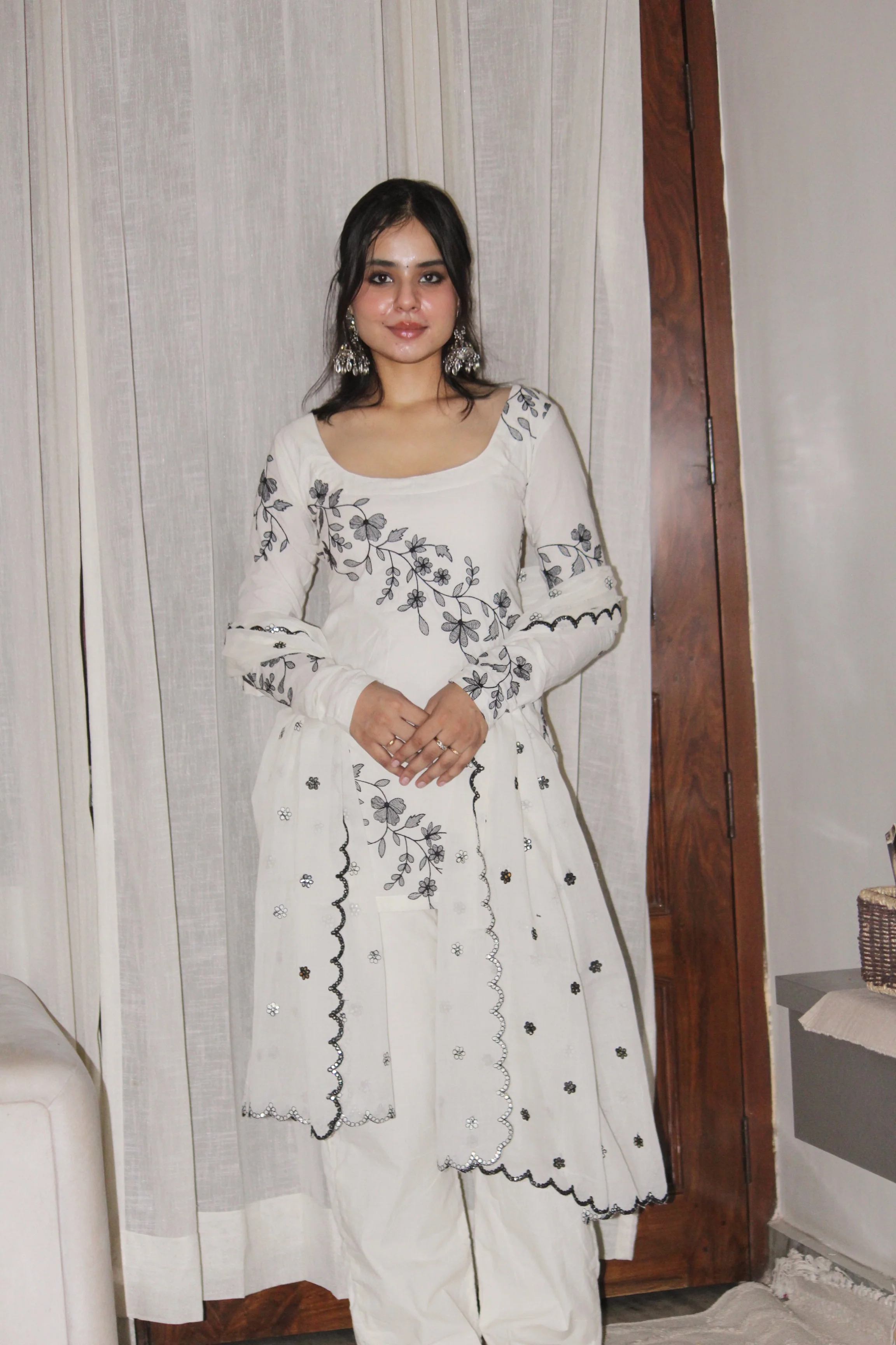 Alisha Kurti Pant Dupatta Set - Image 5