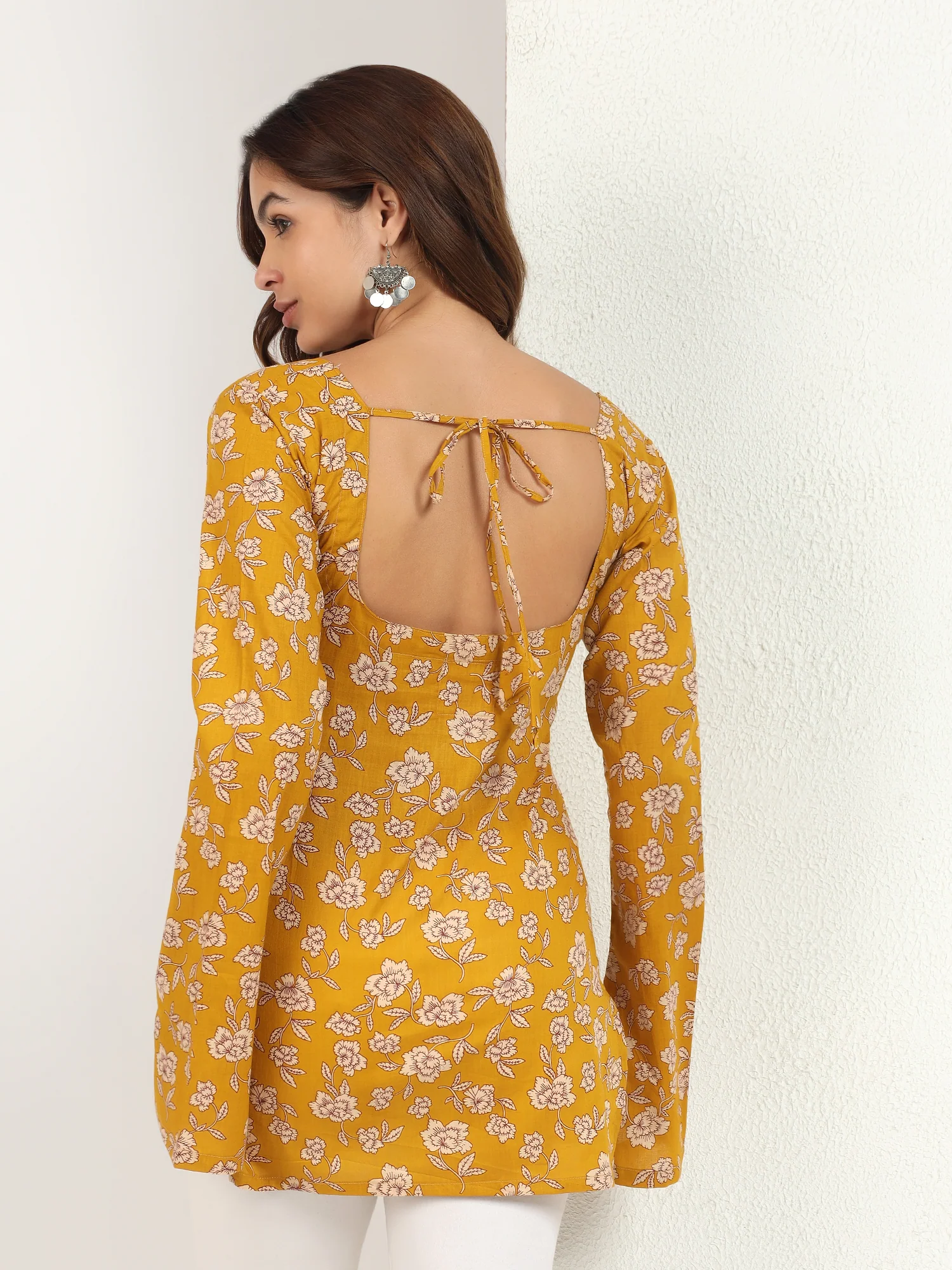 KAVERI DEEP BACK BELL SLEEVED KURTI - Image 4