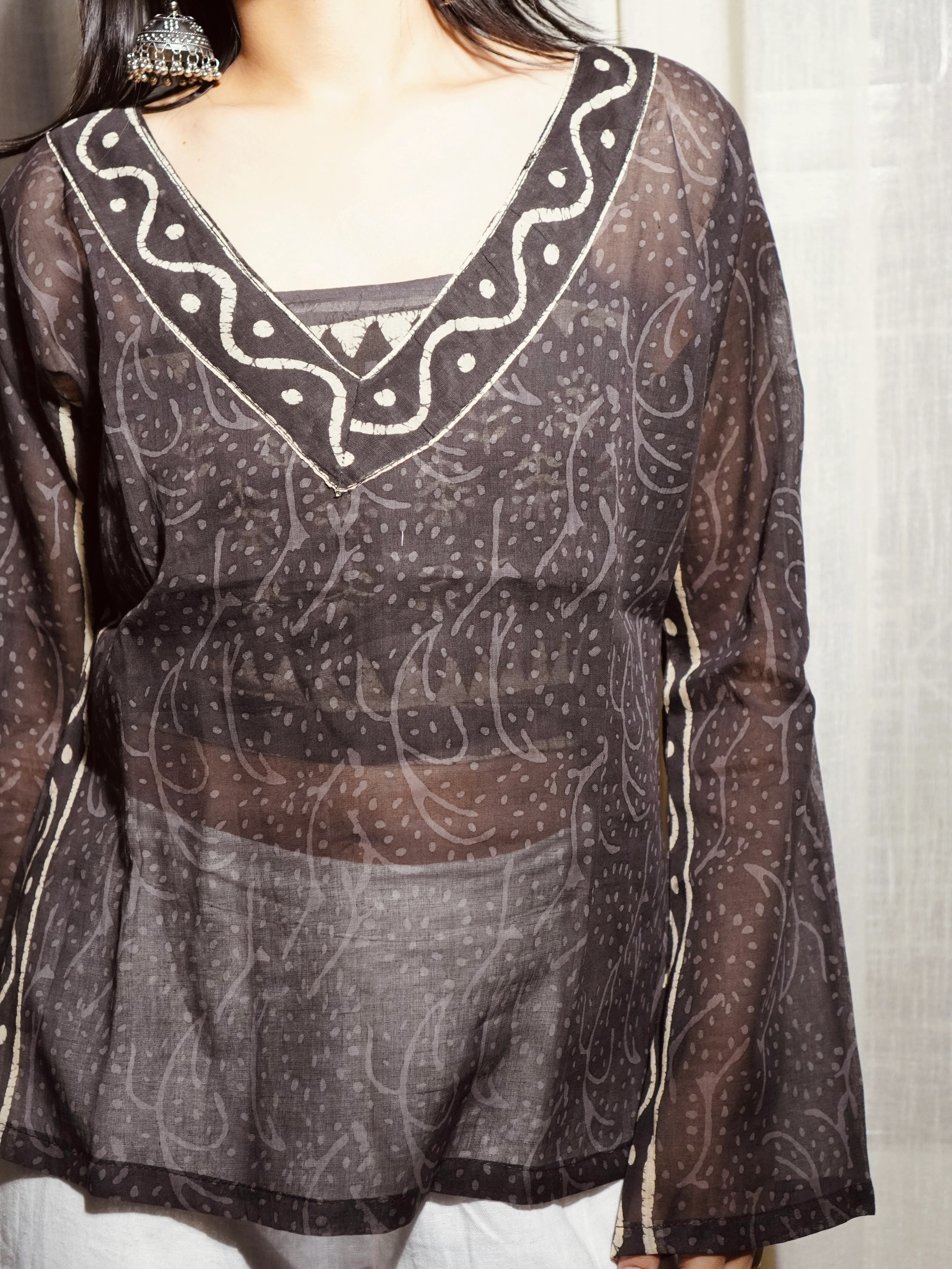 Shravi cover up kurta - Image 4