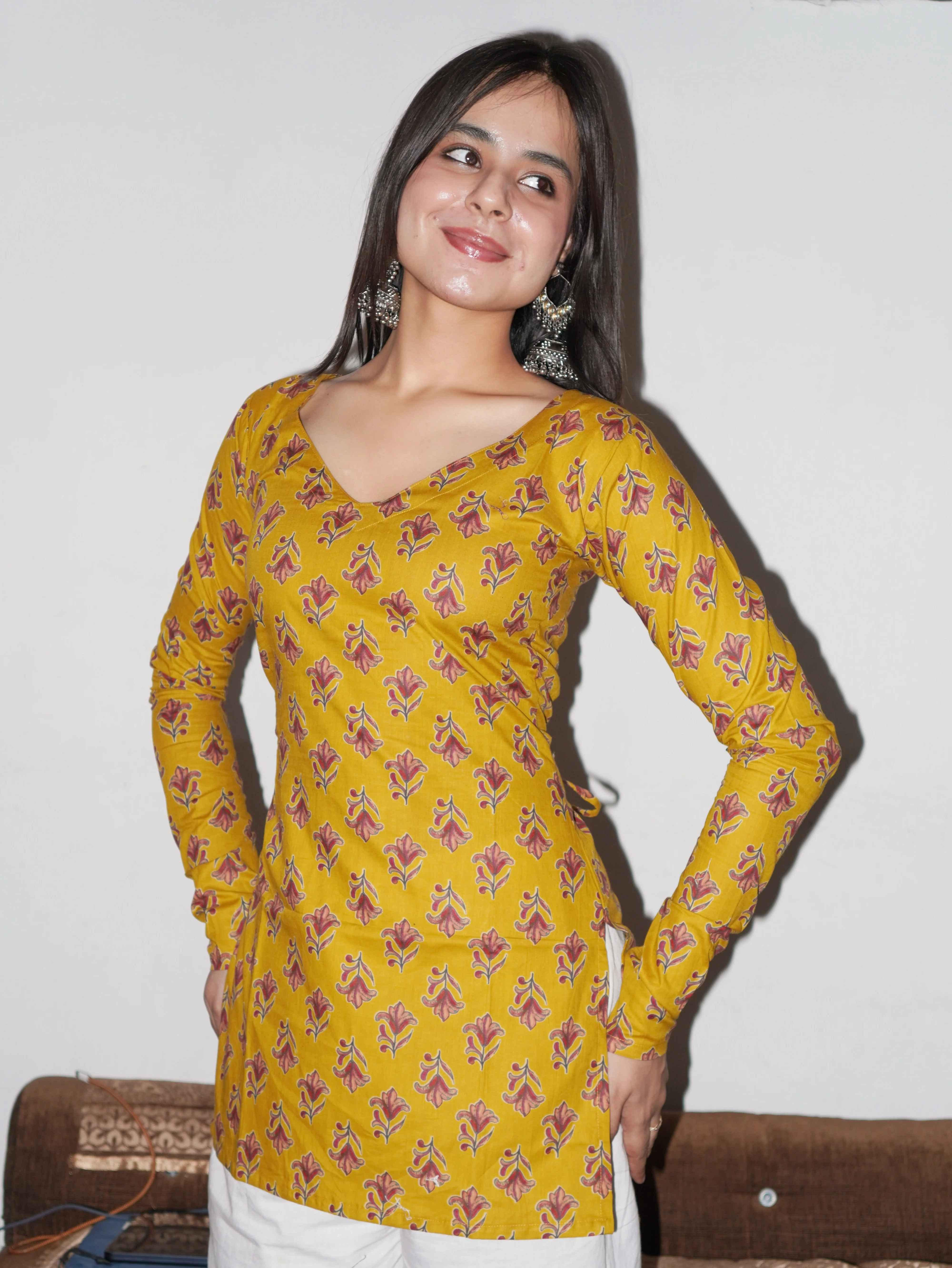 Vira Ful Sleeved Corset Back Kurti - Image 3