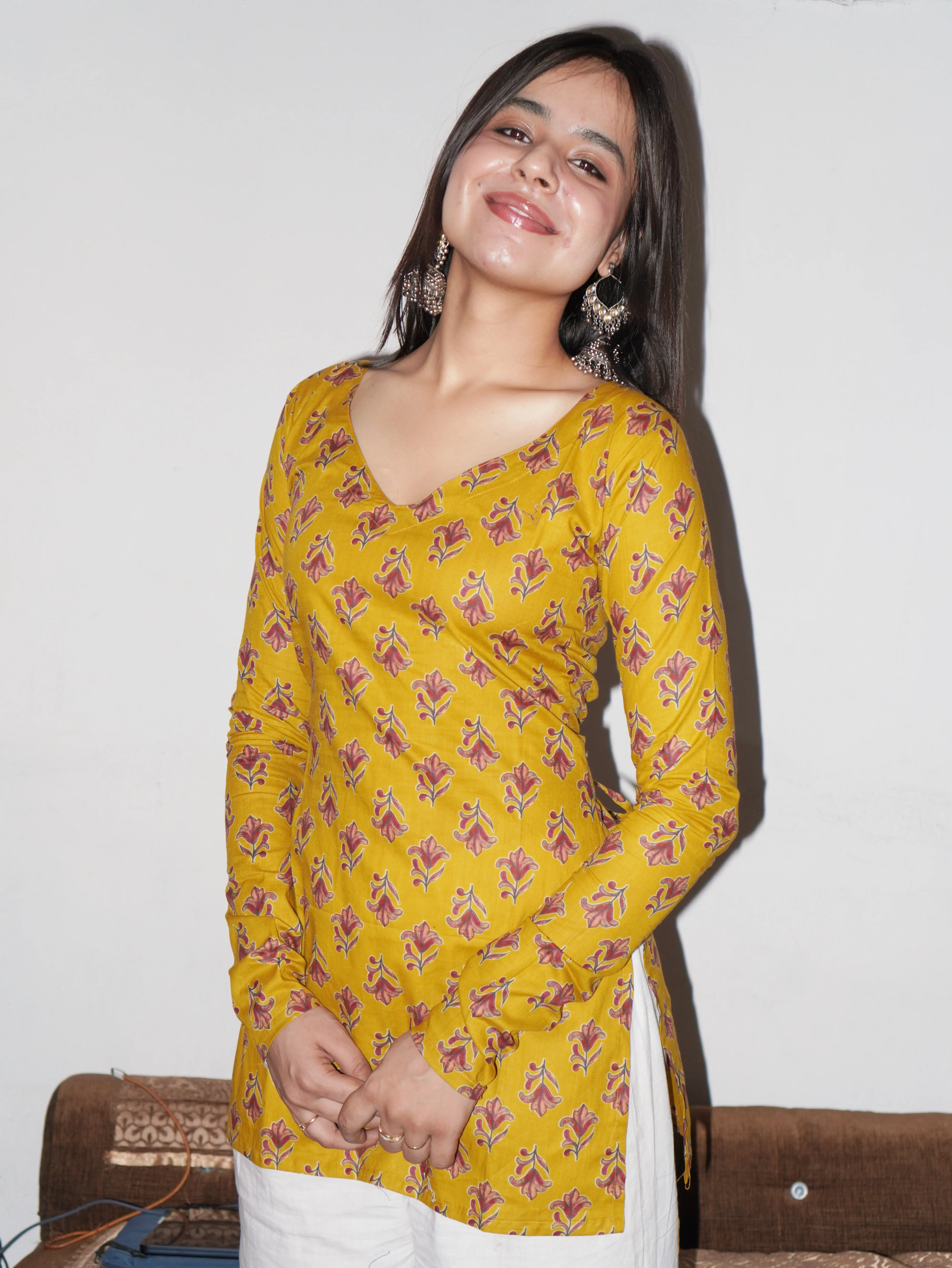 Vira Ful Sleeved Corset Back Kurti - Image 4